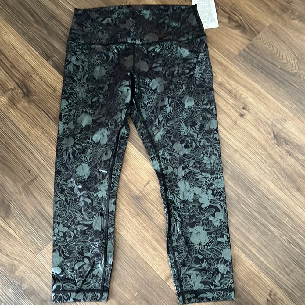 Lululemon leggings shine